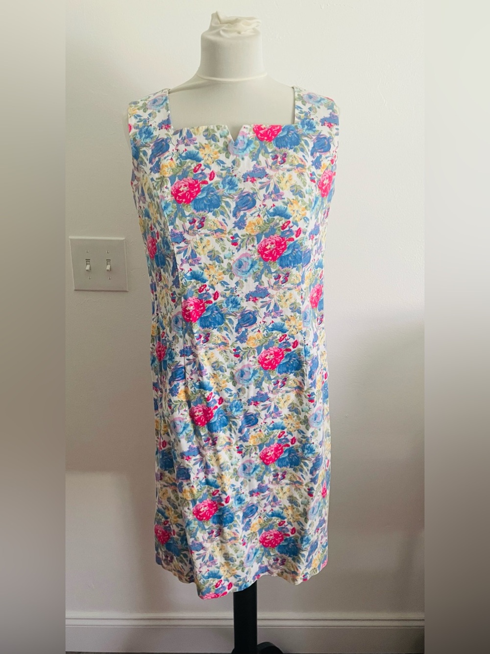 Mark Fore & Strike Sheath Dress 10 Colorful Floral Sleeveless Spring Romantic